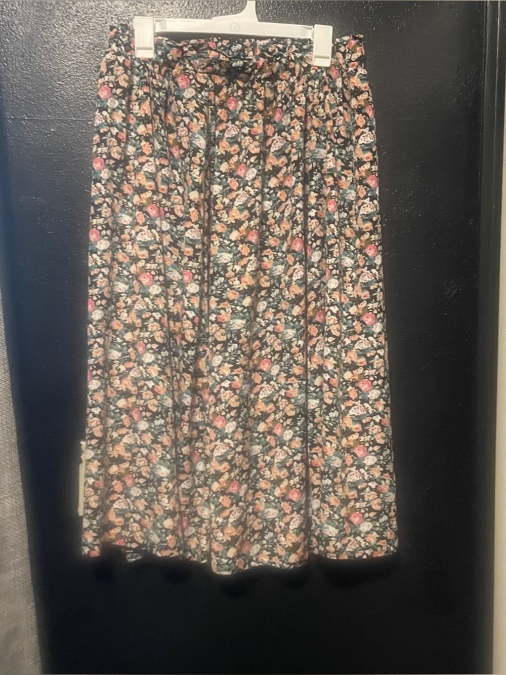 SHEIN  Ditsy Floral Print Size XL A-Line Midi Skirt in Black with Pink & Cream